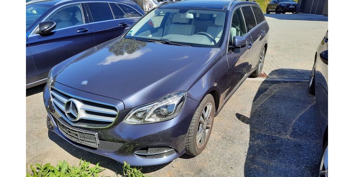Mercedes-Benz 220 204.314 km 13.000 &euro; Rostock 18055