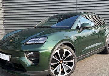 Porsche Macan 9.990 km 96.750 &euro; Papendorf 18059