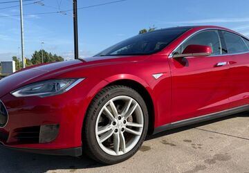 Tesla Model S 196.000 km 17.399 &euro; Rostock 18059