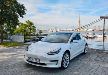 Tesla Model 3 176.000 km 19.700 &euro; Schwaan 18258