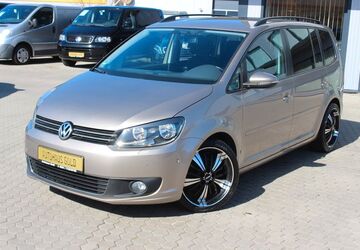 VW Touran 165.867 km 8.880 &euro; Rostock 18107